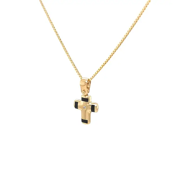 镶嵌锆石的金色十字架