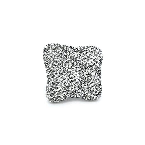 镶钻金戒指
