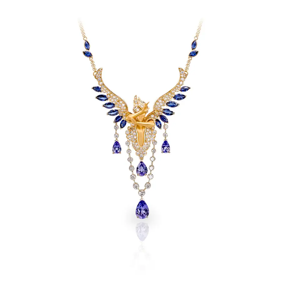 Carrera Y Carrera Aine 项链