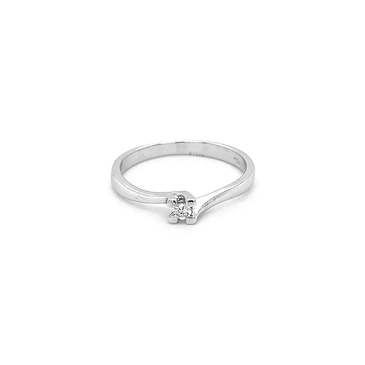 镶钻黄金订婚戒指