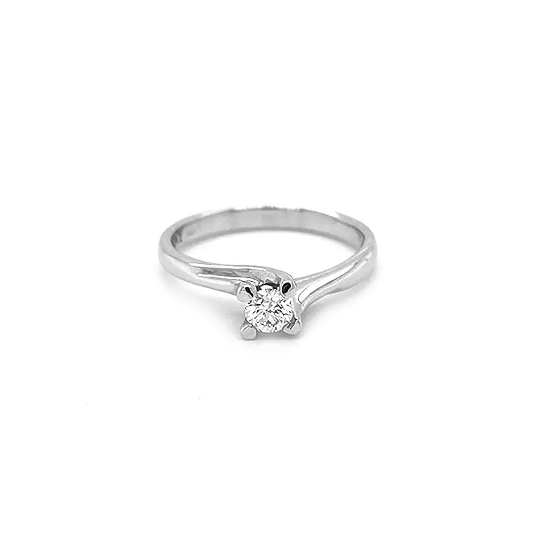 镶钻黄金订婚戒指