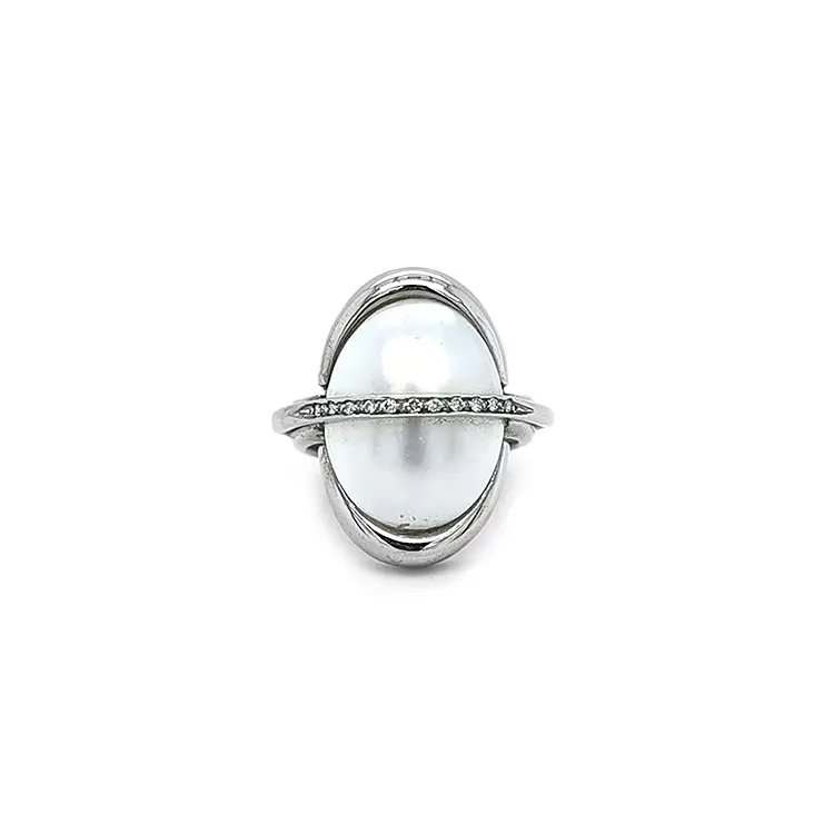 珍珠镶钻金戒指