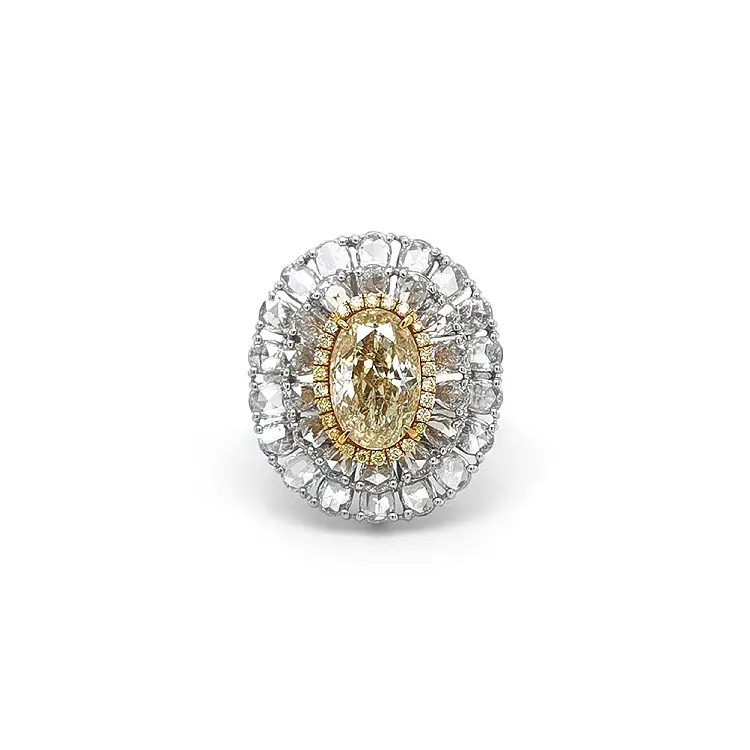 镶彩黄色钻石金戒指