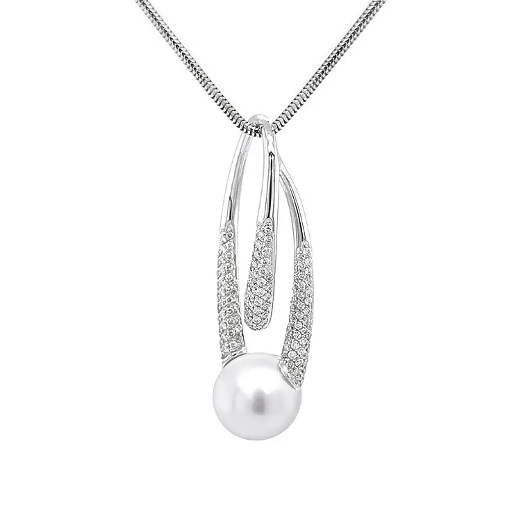 镶天然珍珠和钻石的黄金吊坠