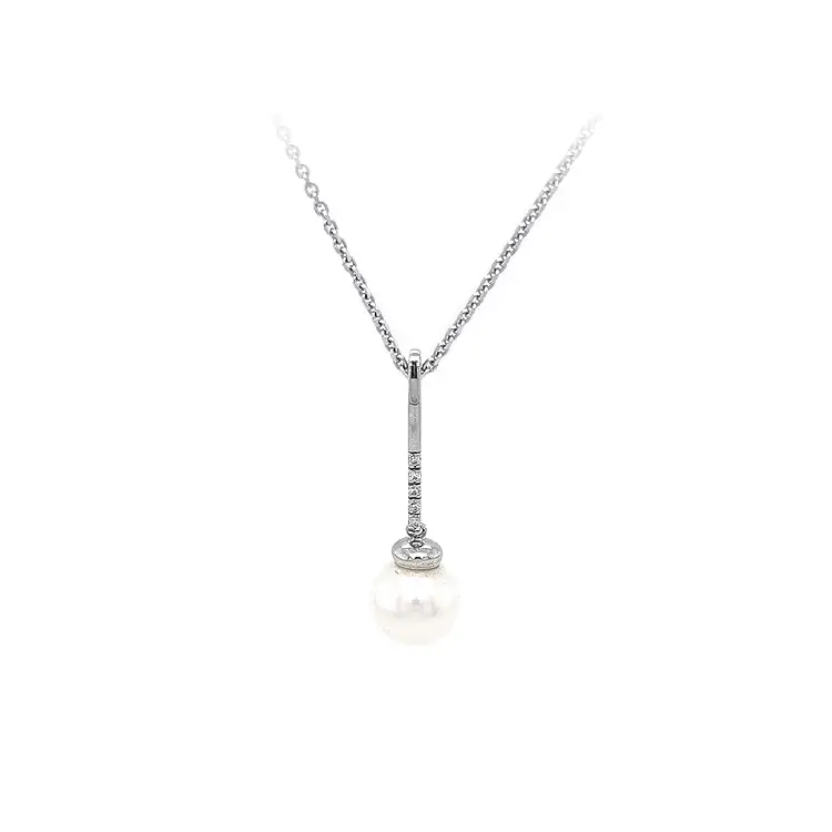 珍珠和锆石金项链