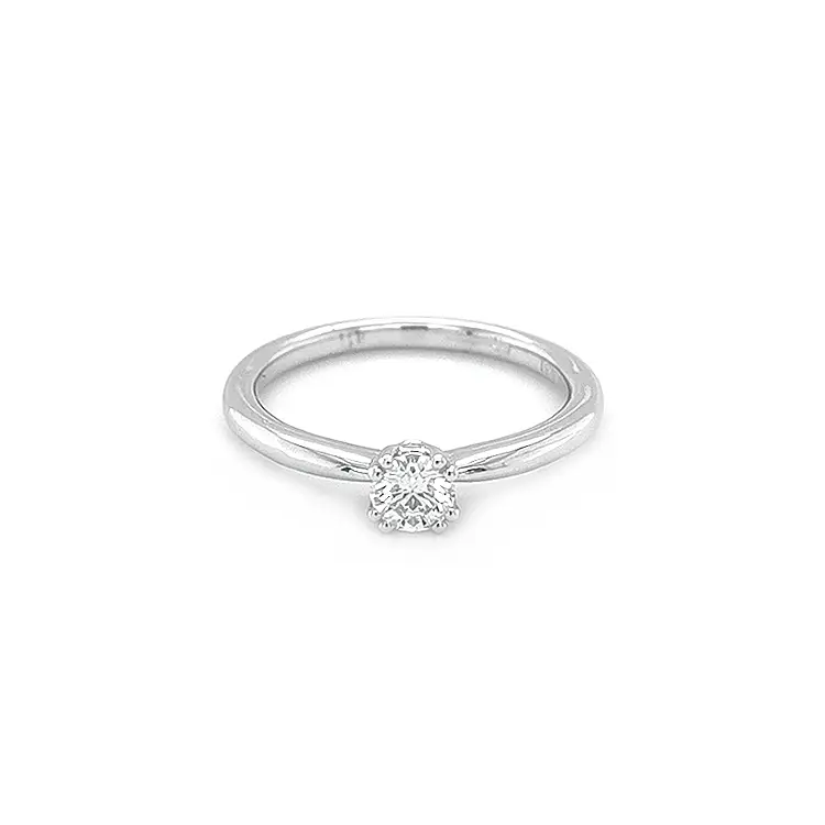 镶钻黄金订婚戒指