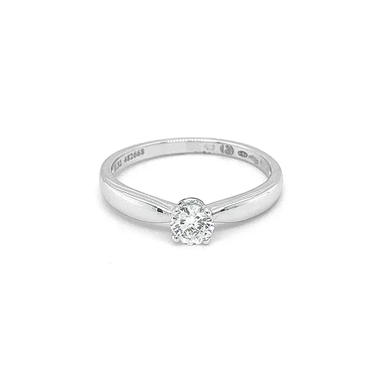 镶钻黄金订婚戒指