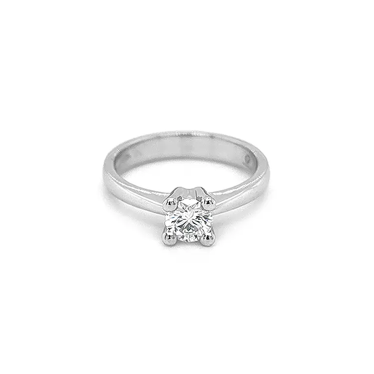 镶钻黄金订婚戒指