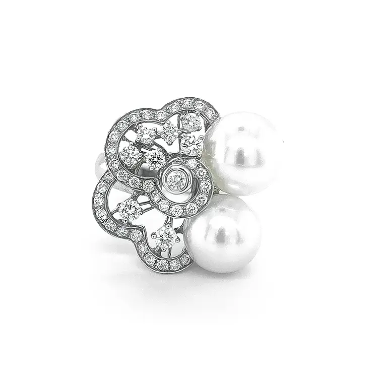 镶天然珍珠和钻石的金戒指