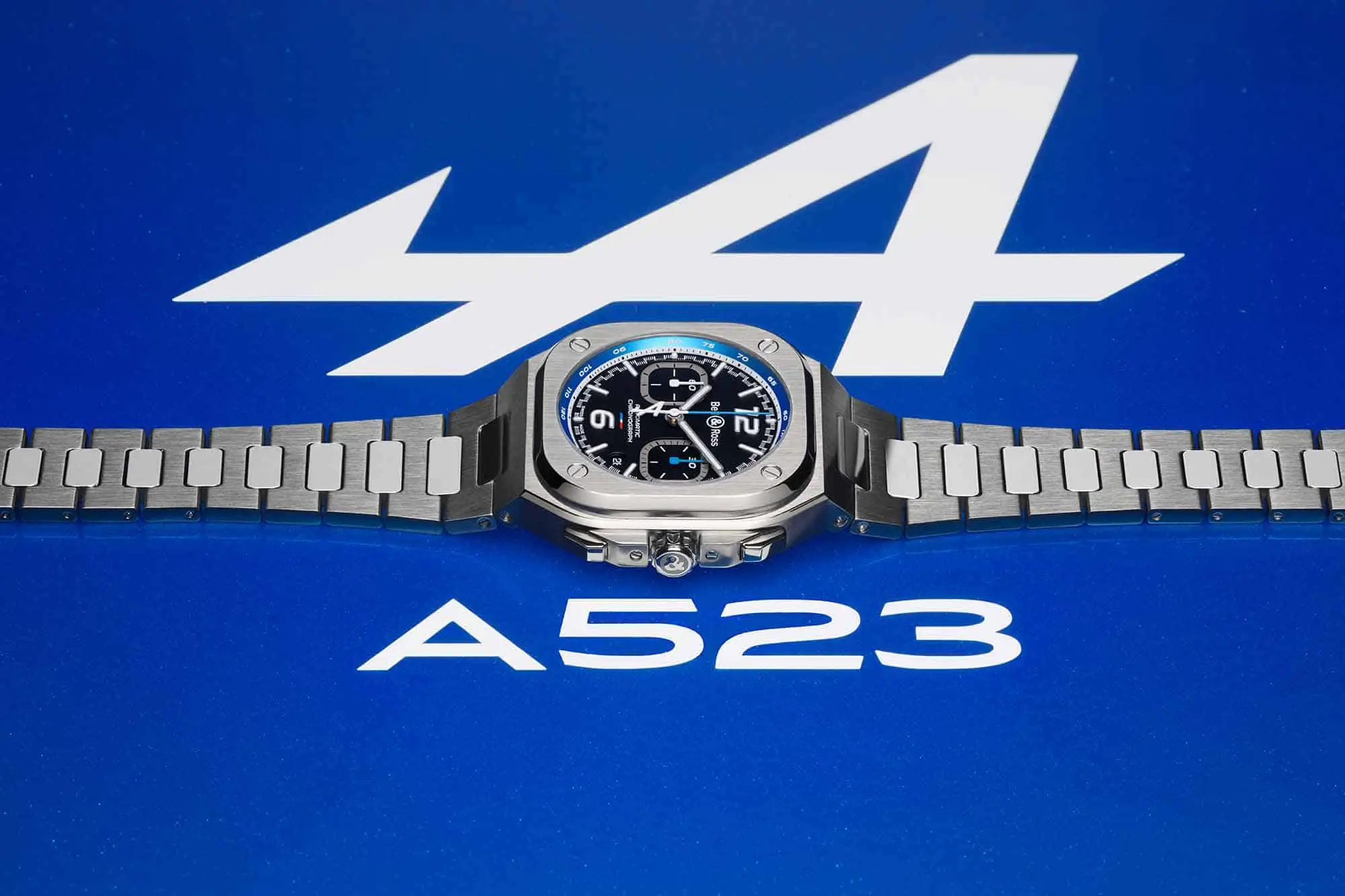 Bell & Ross 推出时尚的 BR 05 一级方程式色彩腕表