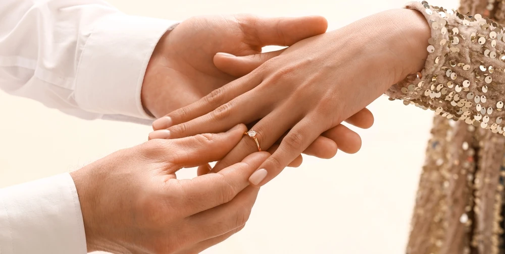 您知道结婚戒指和订婚戒指的区别吗?