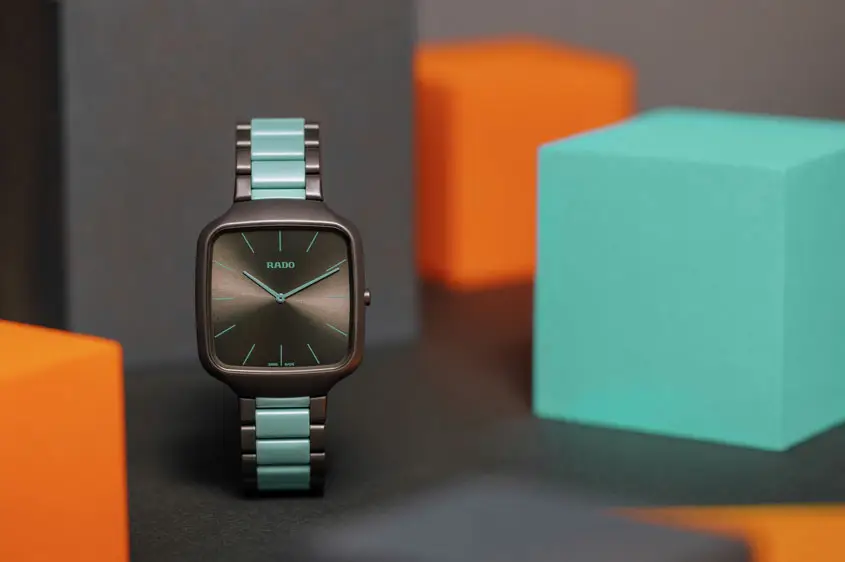 雷达 Le Corbusier 男士奢华腕表中的功能主义元素