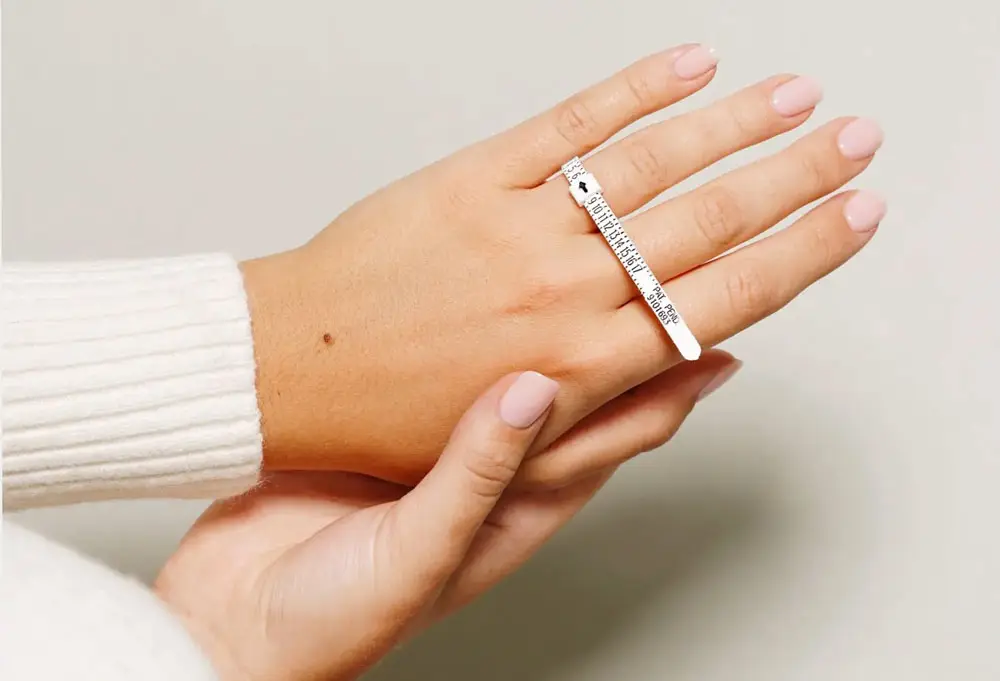 如何测量戒指尺寸